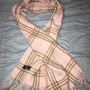 Beautiful Burberry pink scarf ♥️